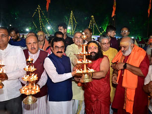 नर्मदा दीपोत्सव पर 51 हजार दीपो से जगमगाया मां नर्मदा का पावन तट