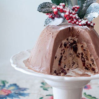 dec-11_frozen-christmas-pudding_b_330x330