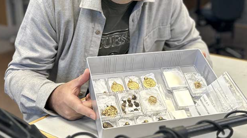 Newbie Detectorist Found 5th-Century Gold Pendants
