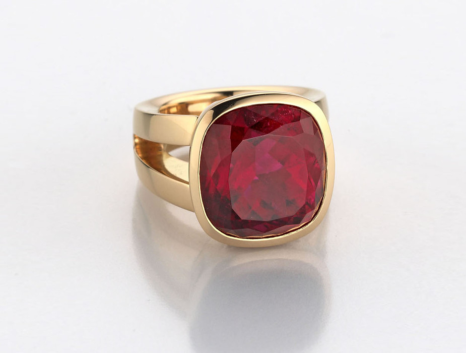BADO_pure_colors_barbara_dorsch_aumiller_rot_ring_2_quer.jpg