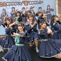 ラフ×ラフ、西武新宿駅前フリーライブで1522人を笑わせ47都道府県巡業決定！新曲も初披露（写真21枚・動画有）
