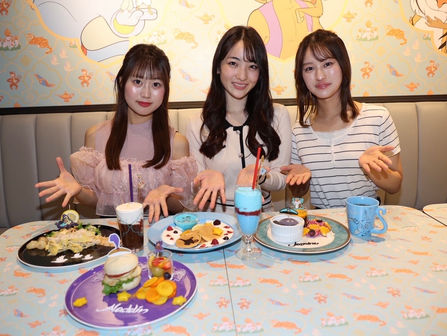 ようこそアラビアンナイトの世界へ！「アラジン」OH MY CAFEを、酒井里愛、網倉瑞姫、石井百香がリポート。