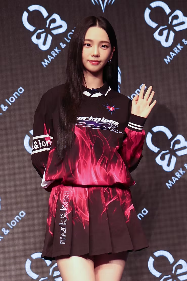 aespa・KARINAが『MARK & LONA』初の女性アンバサダーに就任し会見 新CM「PLAY ILLUSION」公開。