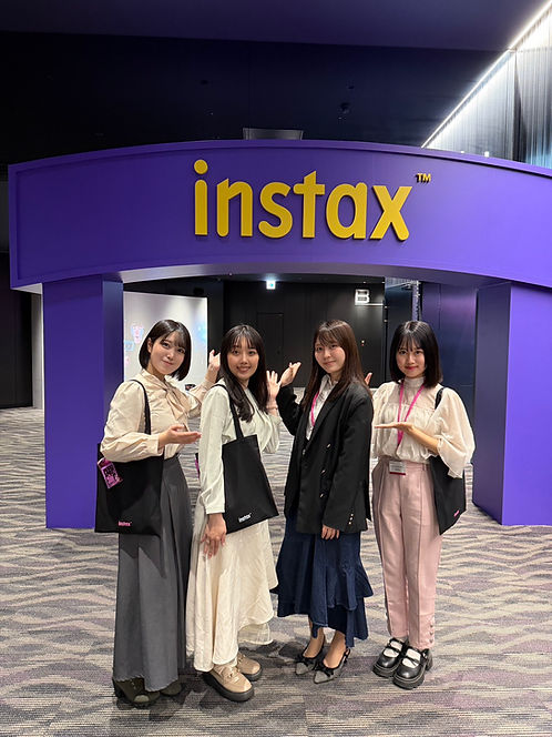 チェキ”新作「instax mini 13」展示会に潜入 早川千鶴・鈴木遥・酒井里