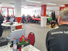 Gemeinsam Linien überspielt