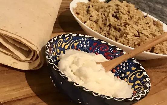 Toum (Lebanese Garlic Spread)