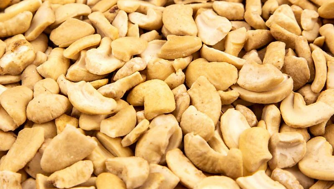 CASHEW PIECES (RAW)