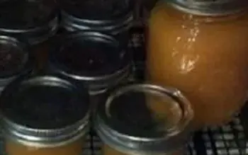 Auntie Doris's Peach Jam