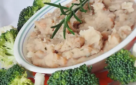 White Bean Spread With Garlic & Rosemary