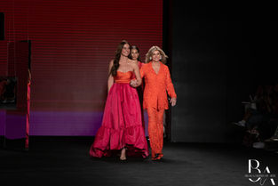 Moda Éxito celebra sus 15 años con tres nuevas colecciones de diseñadores y artistas colombianos.