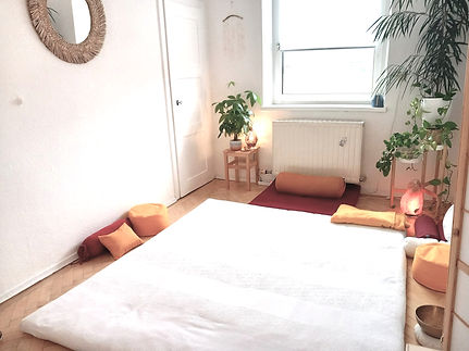 Shiatsu in Linz Silvia Teibrich_edited_edited.jpg