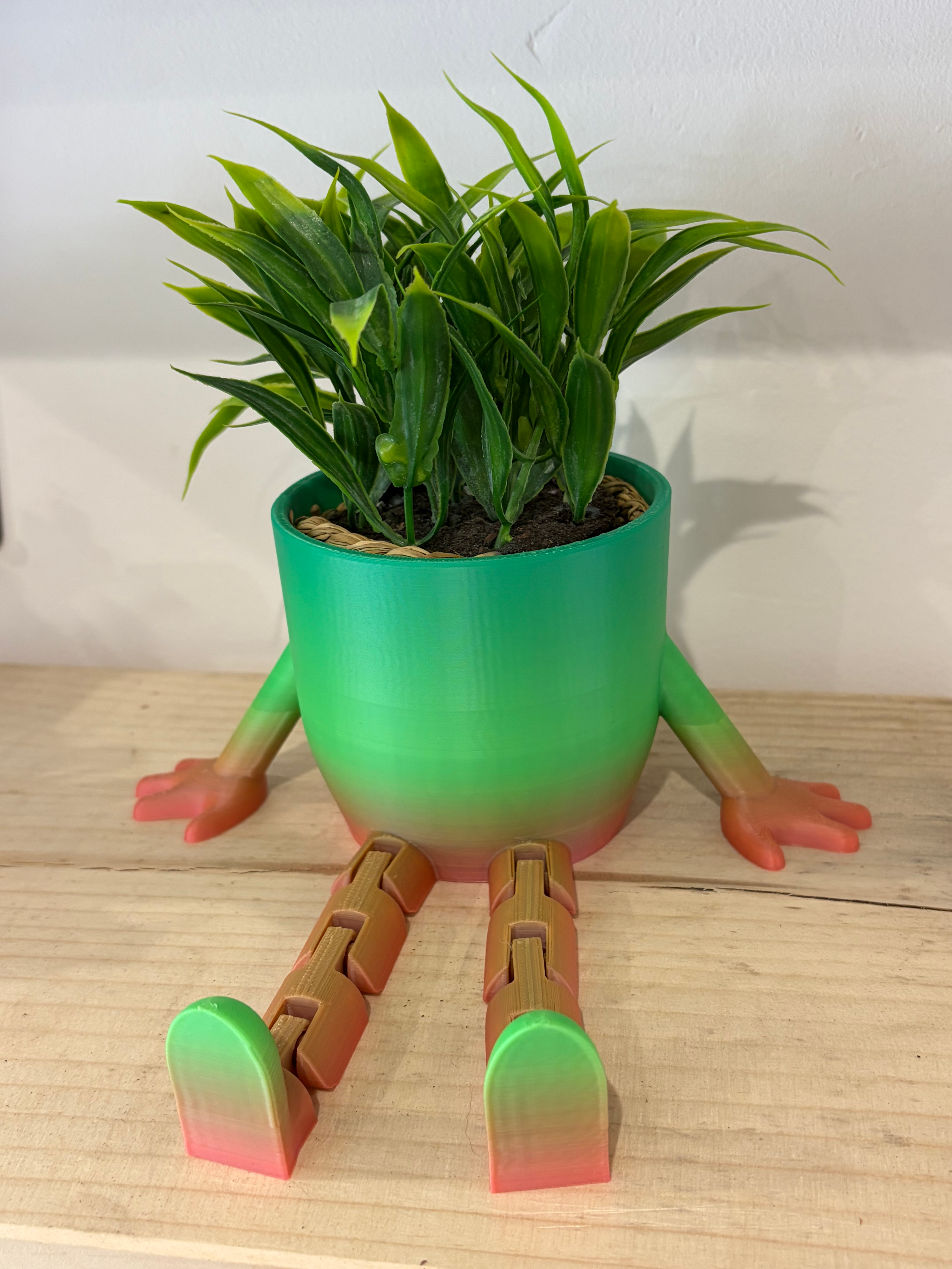 3D Printed Plant Pot with Flexible Legs. 3d-printed-plant-pot-with-flexible-legs