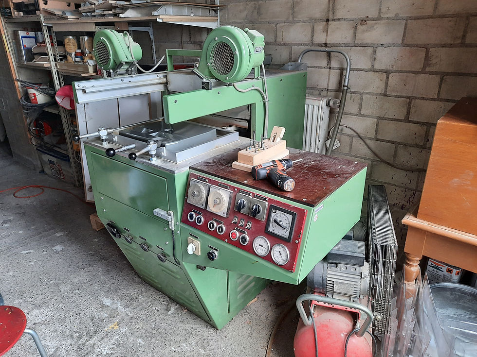 Tiefziehmaschine.jpg