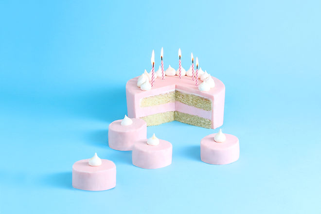 Pastel de cumpleaños de color rosa