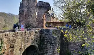 Rosslyn Castle, Discover, Scotland Guide