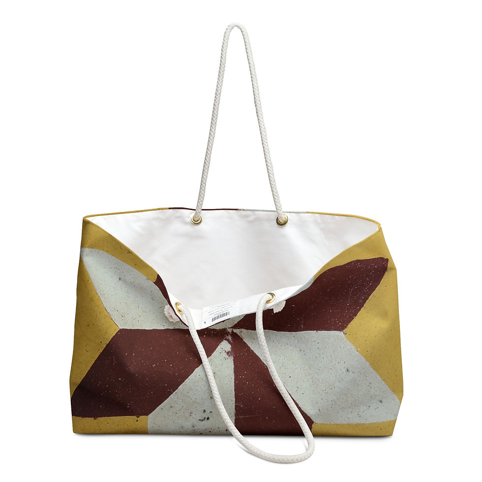 This Vintage Star Pattern Weekend Bag features a captivating white and yellow geometric design, inspired by Mexican culture.