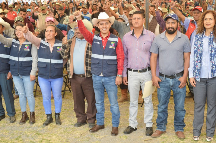 ENTREGAN MÁS DE 73 MIL LÁMINAS