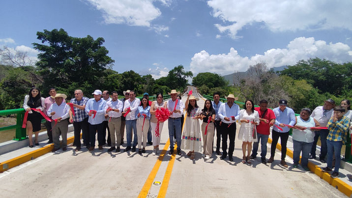 #Tejupilco: BEJUCOS ESTRENA MEGA PUENTE