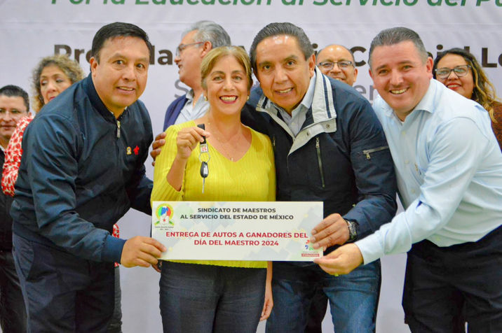 #SMSEM: DAN AUTOS NUEVOS A MAESTROS