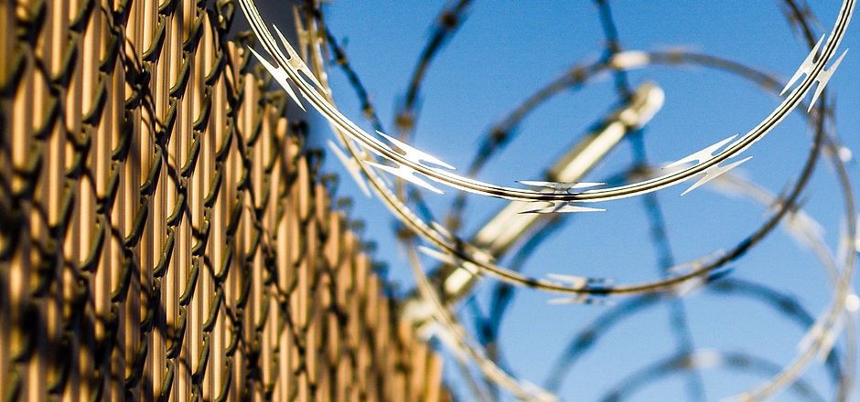 concertina-wire-1031773_1920.jpg