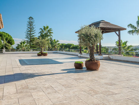 Aloha Club de Golf en Marbella – Reforma integral de Caddy Master y zona de restaurante