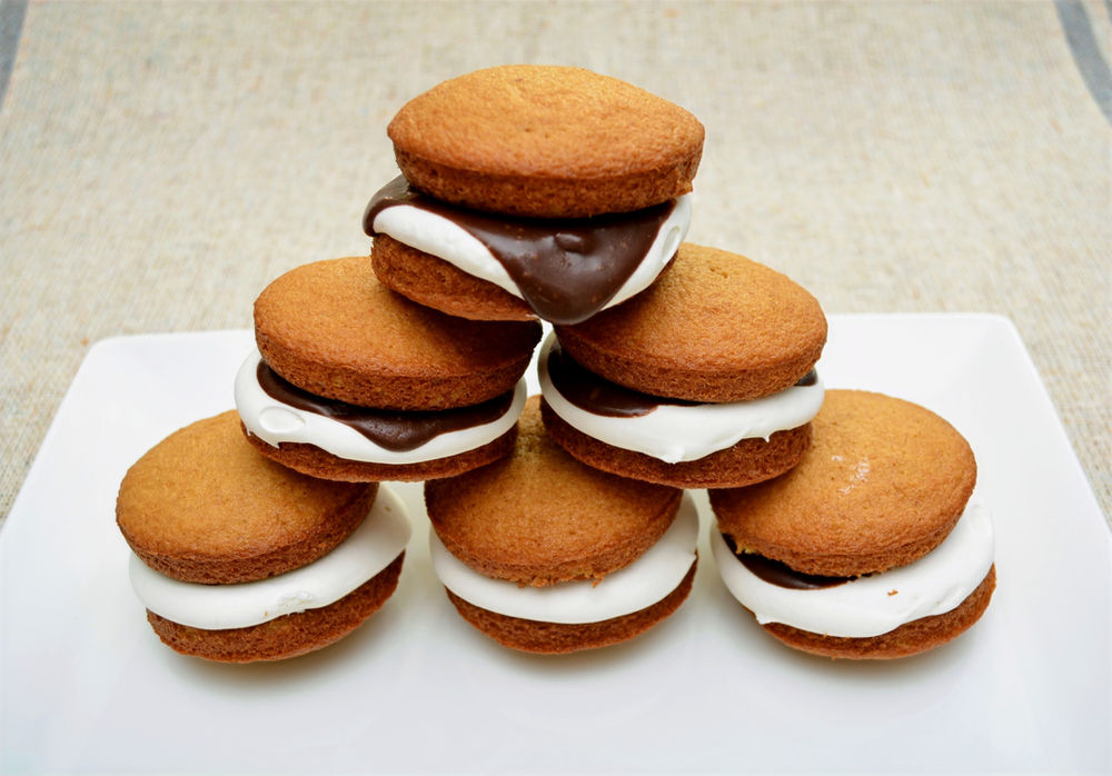 S&rsquo;mores Whoopie Pies 