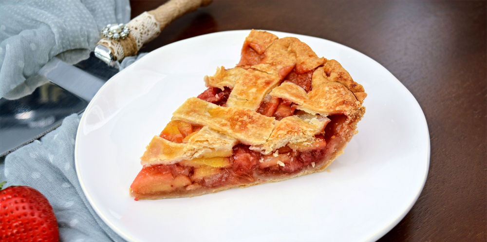 Strawberry Guava Lattice Pie | Recipe