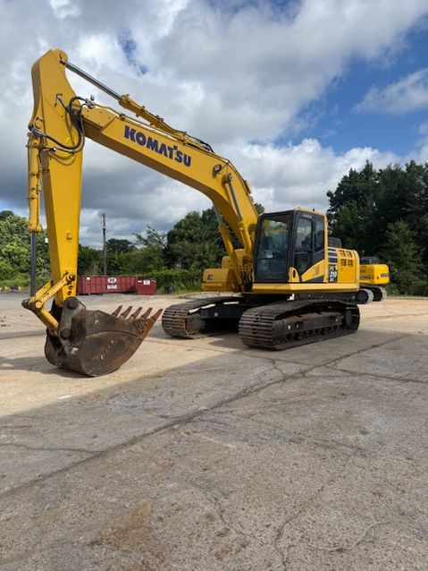 PC210LCi-11 502540- Front left of machine