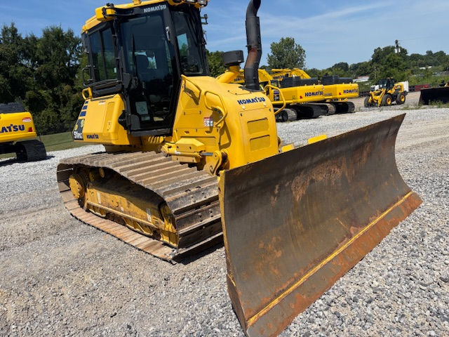 D51PXi-24: Right side Front of machine