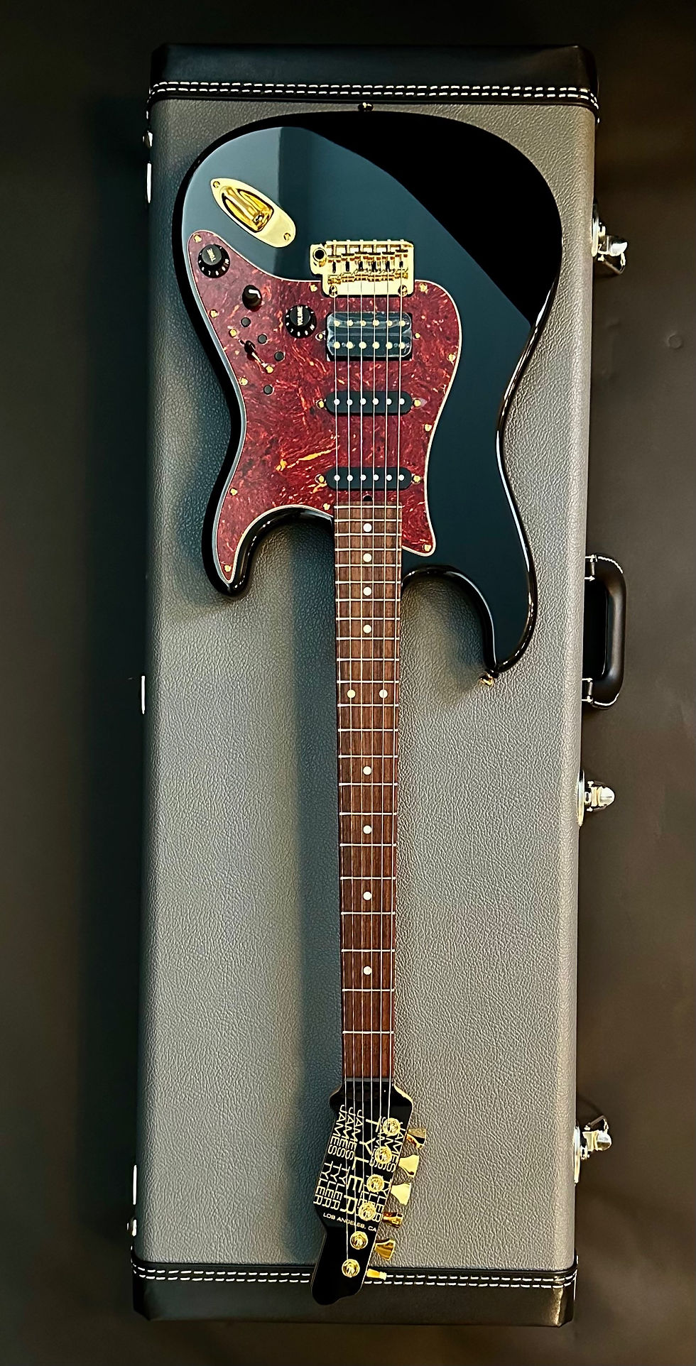 Thumbnail: James Tyler USA Dann Huff Black Classic