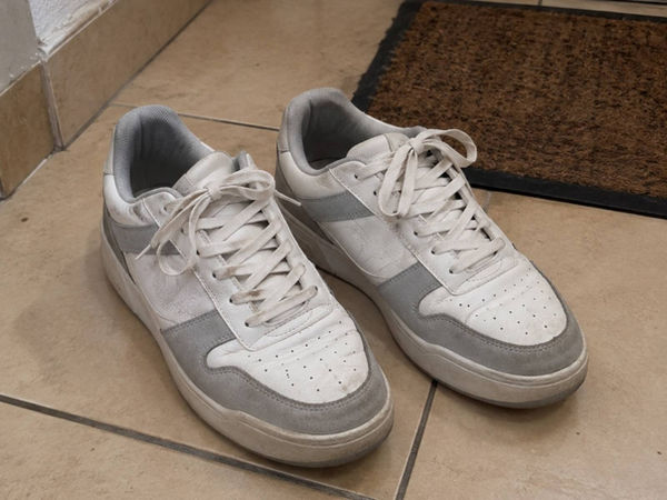 Baskets basses blanc et gris