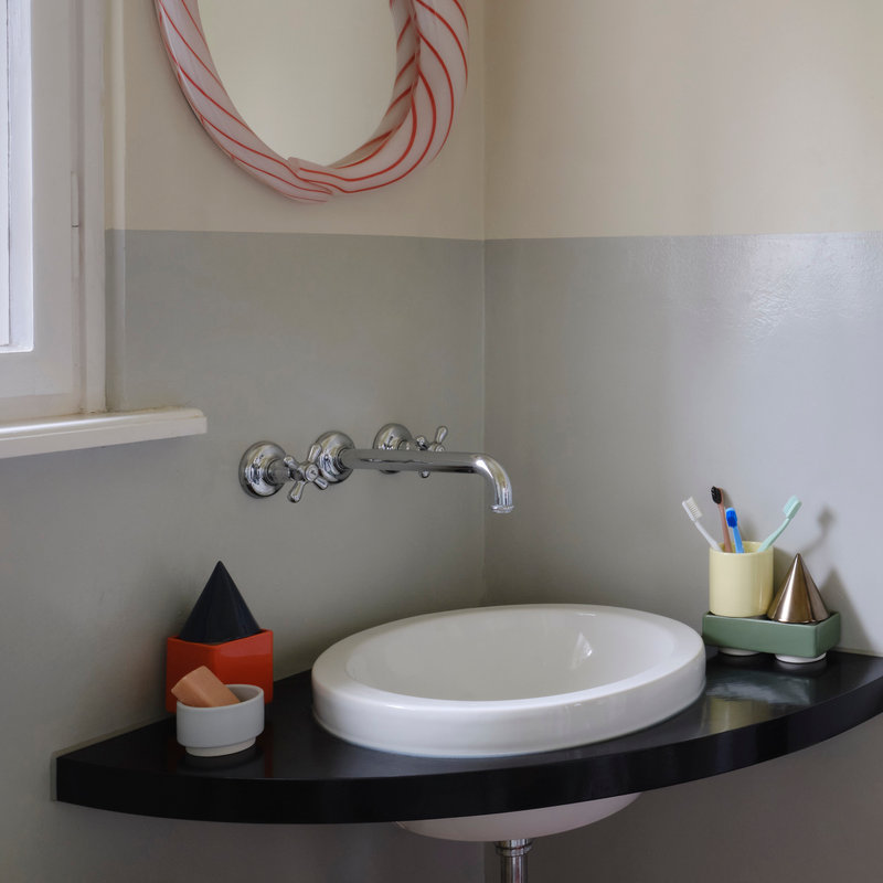 KNSTRKT stackable ceramics in the bathroom at Tautes Heim, Berlin