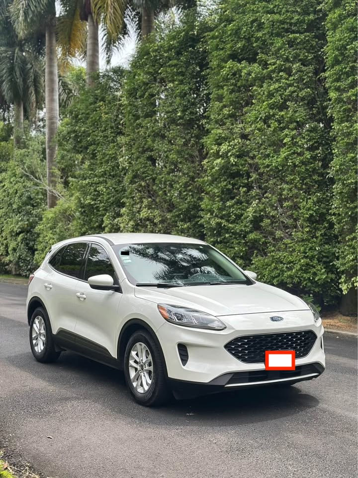 Miniatura: Ford Ecape