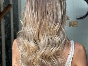 Colori capelli 2025: le tendenze più richieste nei saloni di Udine, Lignano e Portogruaro