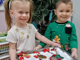 Новый год стучится в двери