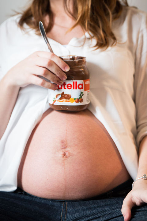 Reportage lifestyle grossesse à domicile | Eléonora et Aurélien | Photographe Nivolas-Vermelle