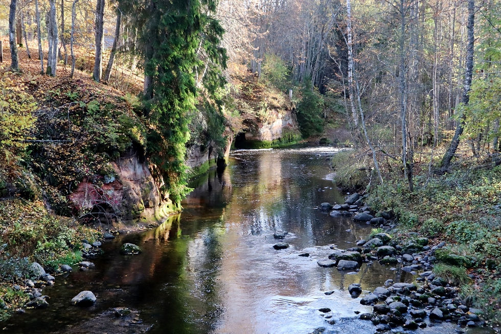 LATVIJA, GAR AMATU