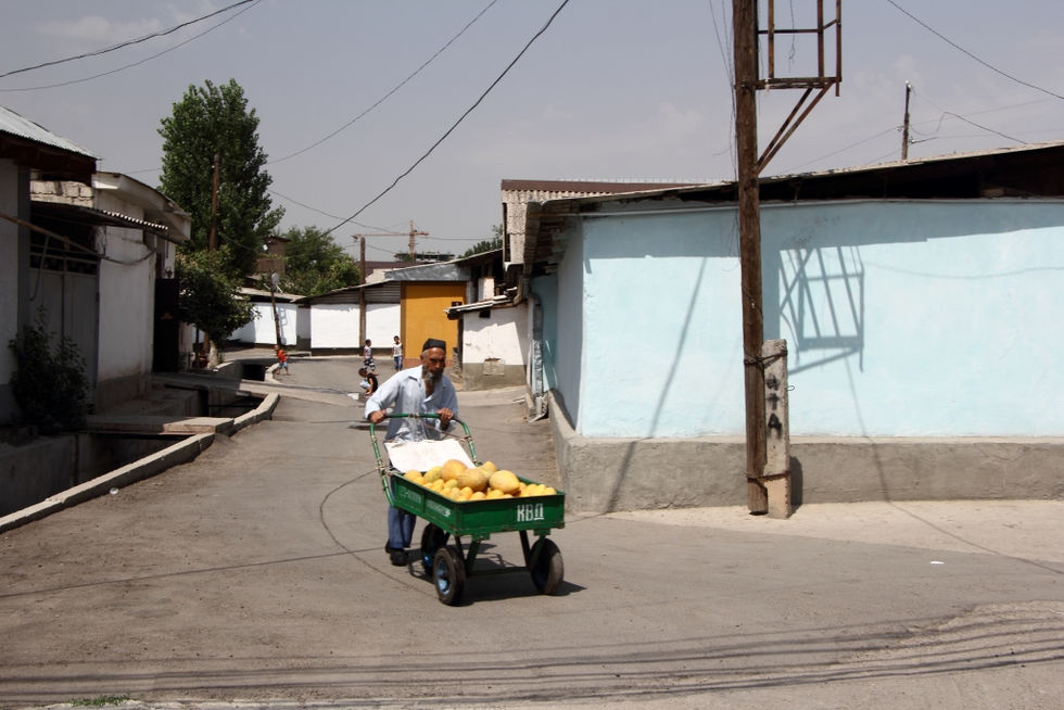2017. gada 17. jūlijs. Tadžikistāna, Dušanbe. Gaidīt, gaidīt un vēlreiz gaidīt!