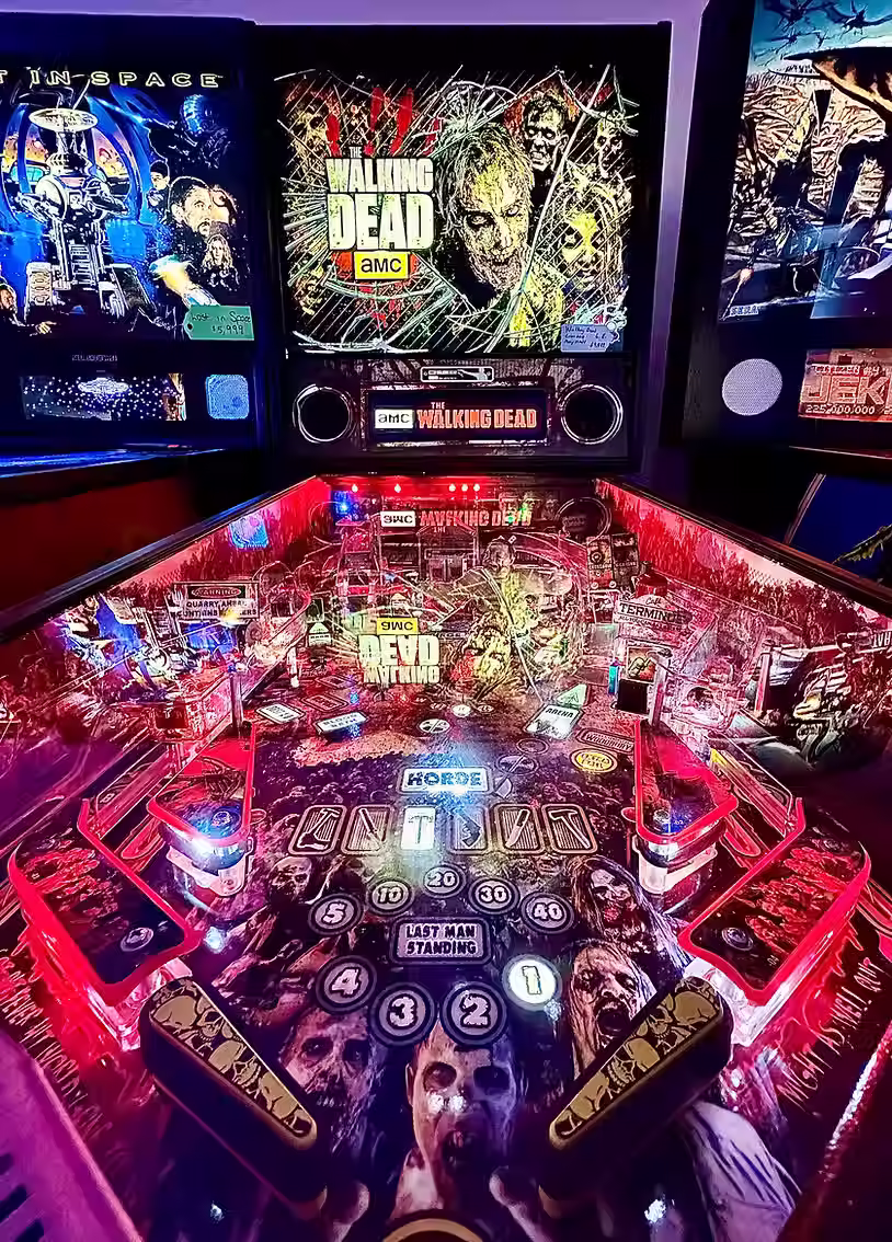 Stern Pinball Begins Shipping JAWS 50th to Distributors + Walking Dead Rumors; New Williams Table Coming to Pinball FX; King Kong Topper; Game(s) of the Day