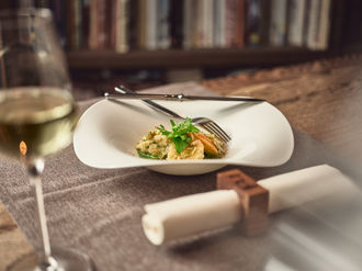 Julian Raggl Bistro Höll