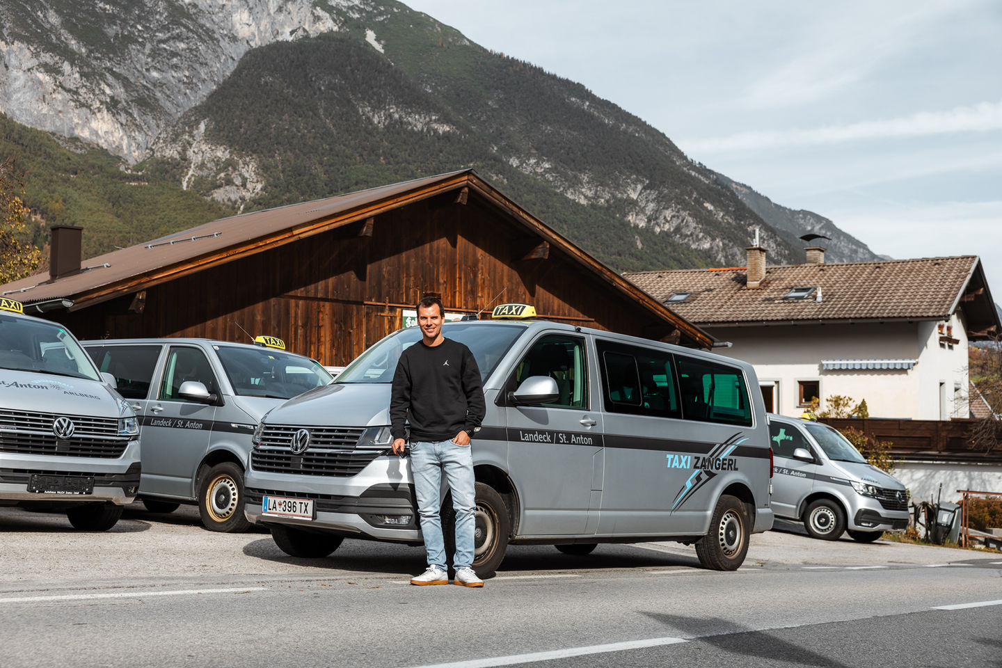 Taxi Zangerl St. Anton Landeck, Flughafentaxi, Flughafenshuttle, Bahnhoftaxi, Bahnhofshuttle, Taxi-Service, Wandertaxi, Bergtaxi, Après-Ski-Taxi, Mitarbeitertaxi