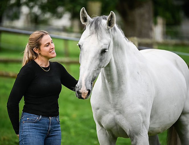 Pferdephysio_Larissa_Estermann_Tiertherapie_20.jpg