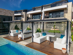 Luxury Garden Suites Pull