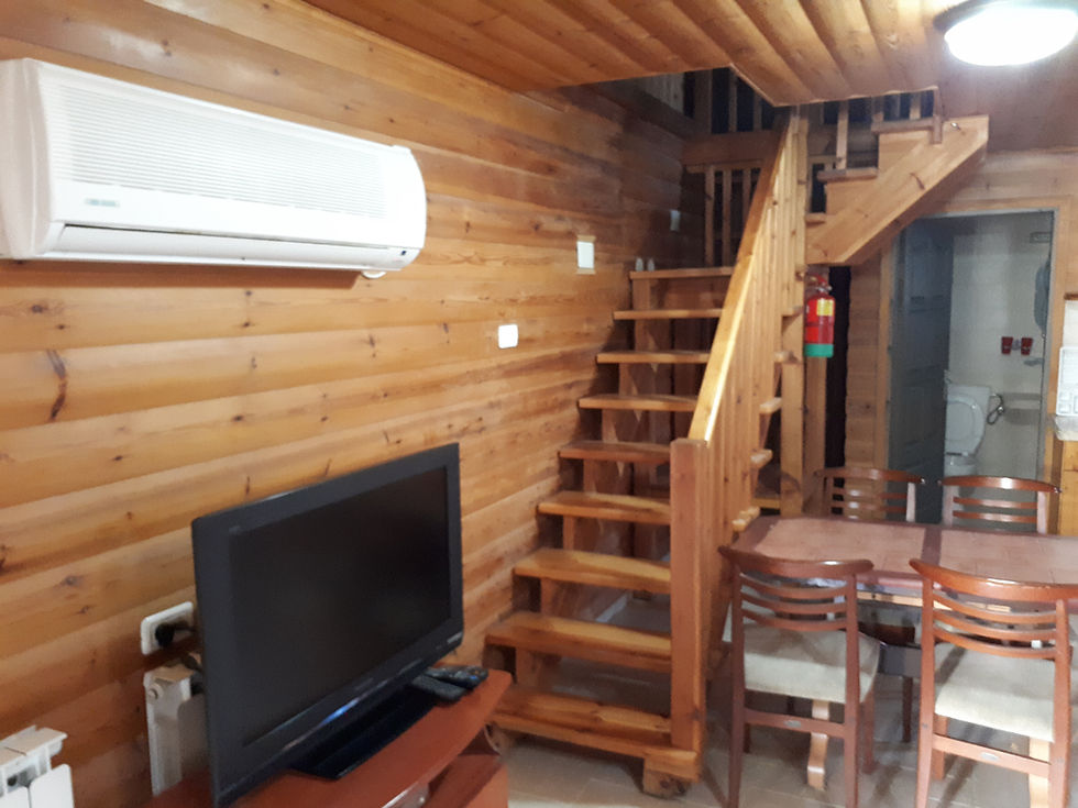 תמונה ממוזערת: בית פרטי ענק עם חמש צימרים על 1080 מטר במושב בית הלל