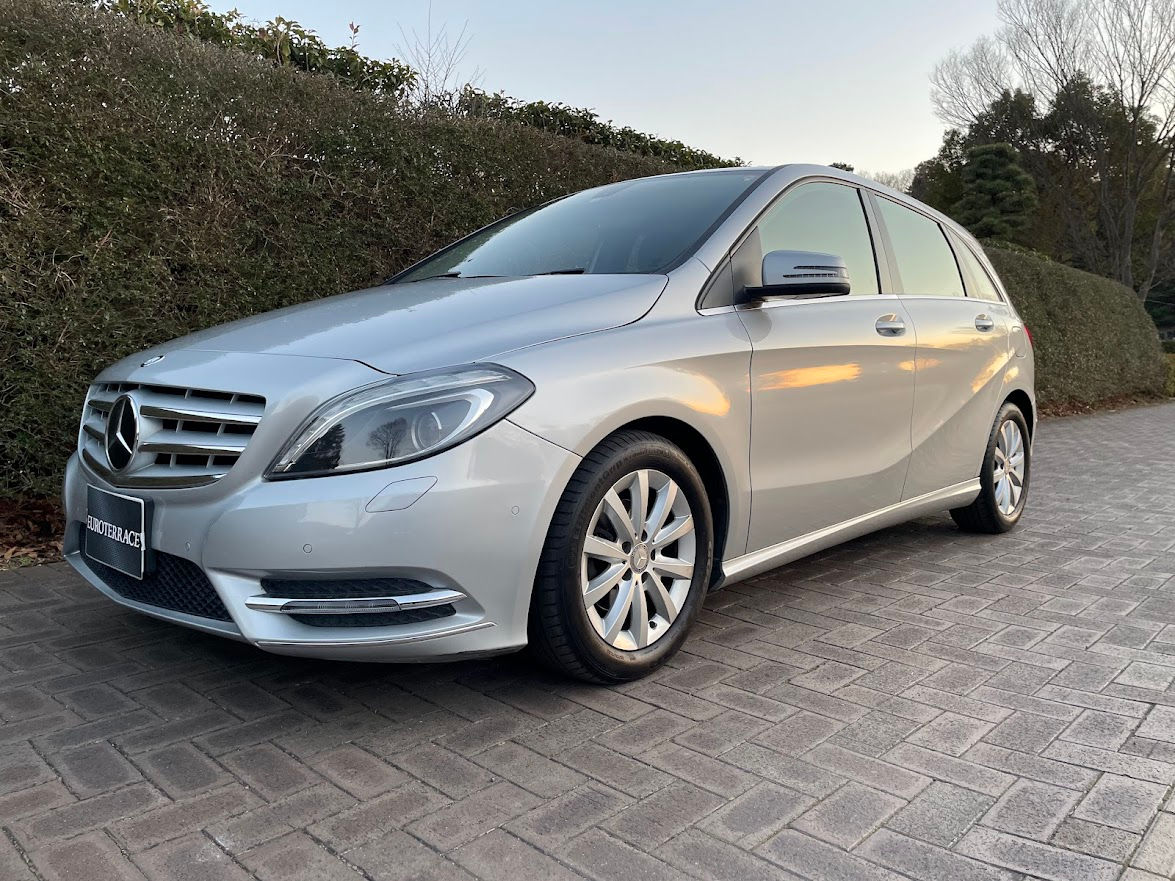 Mercedes-Benz B180