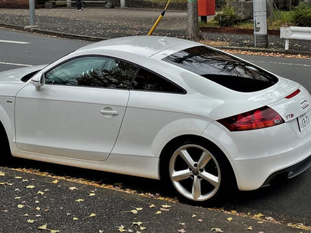 アウディTTクーペ 2.0TFSI Sラインパッケージ