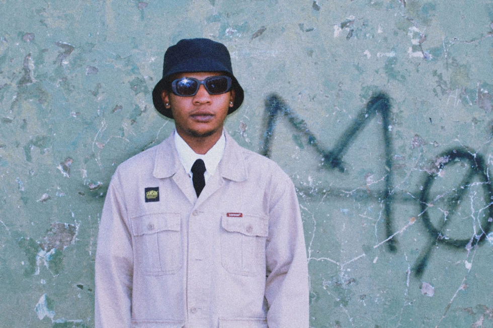 Sivi Ndabana (Wesley Amari)