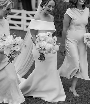 Romantic table centerpiece featuring vibrant red and soft pink blooms, creating a bright yet soft and elegant atmosphere