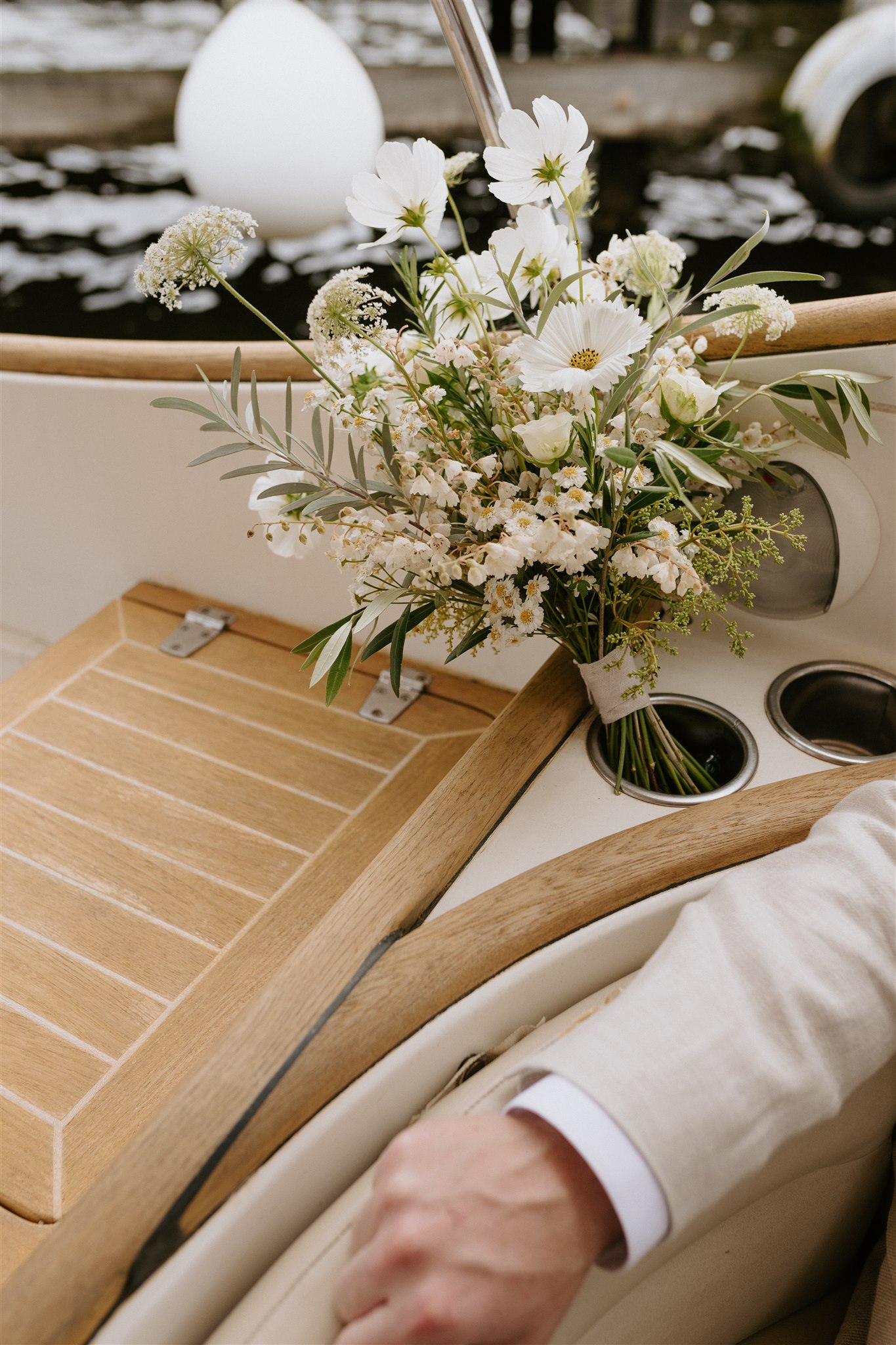 Benita Tscharke Floral — photo 11 of 18