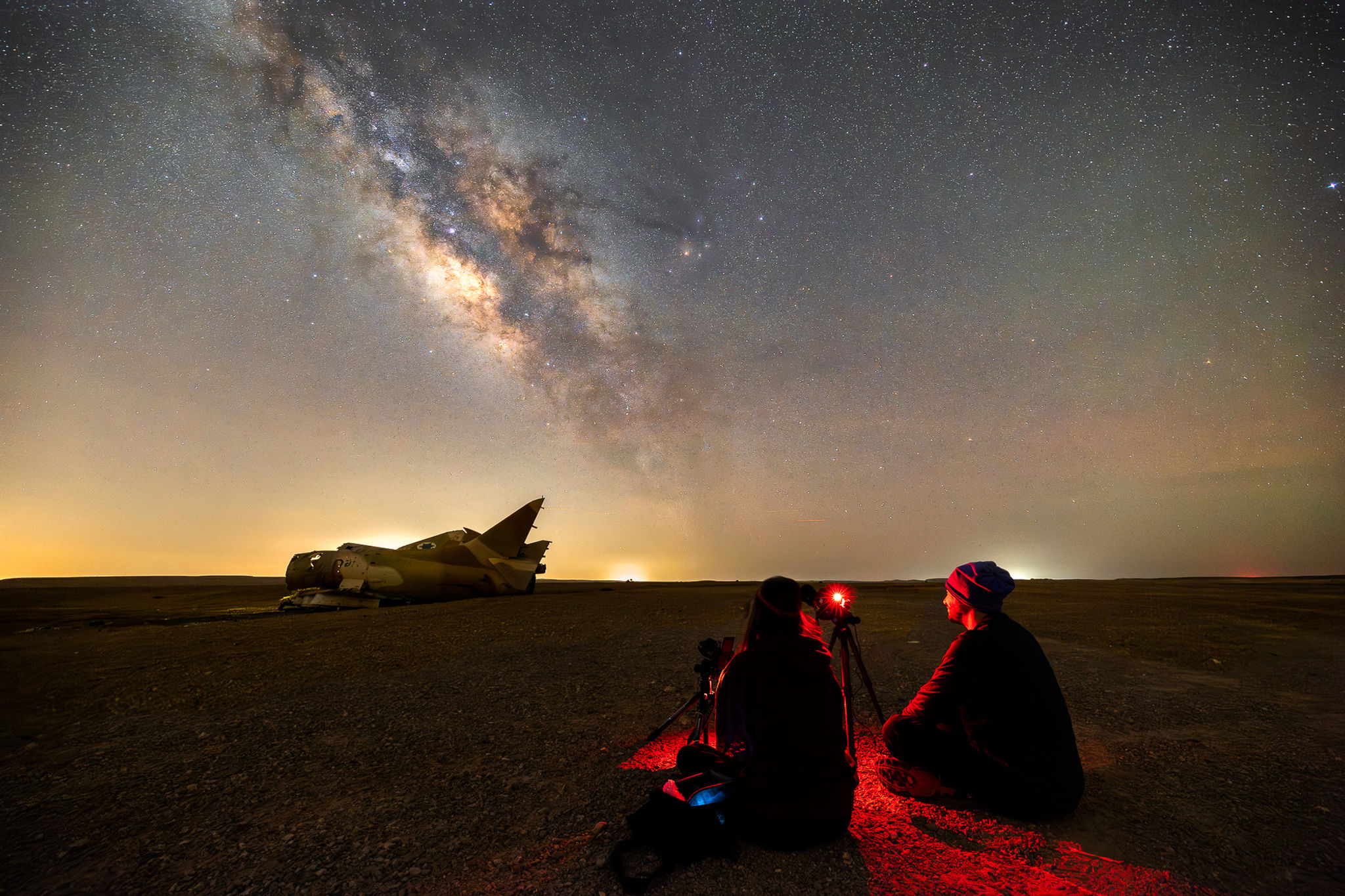 פנס ראש עם אור אדום
